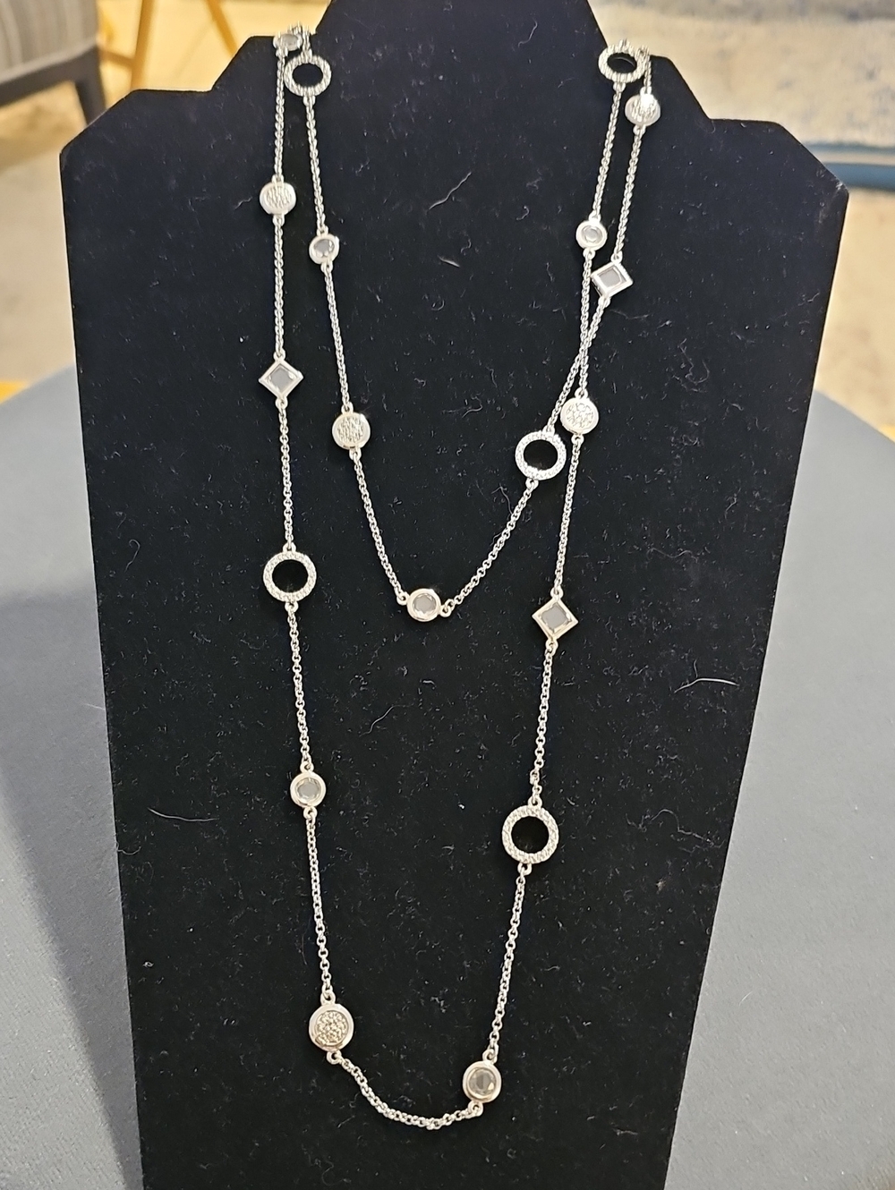 Lovely Delicial And Lightweight.‎ Little Circles With Reinstones By Lia Sophia